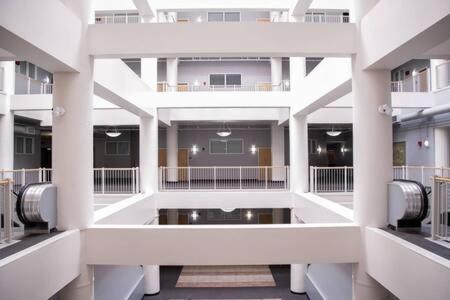 Cozysuites - 2br With Direct Skybridge Access #1 Appartamento *