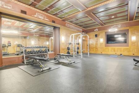 Cozysuites - 2br With Direct Skybridge Access #1