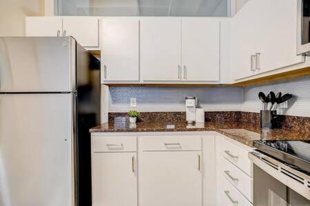 Cozysuites - 2br With Direct Skybridge Access #1 Appartamento *