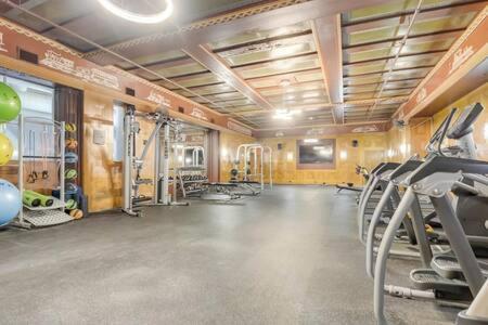 Cozysuites - 2br With Direct Skybridge Access #1 Appartamento *