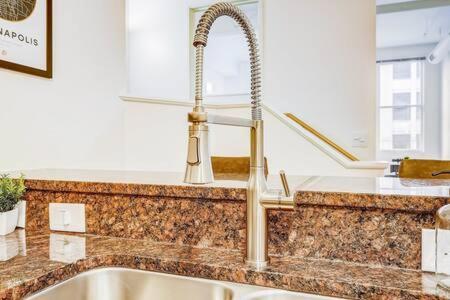 Cozysuites - 2br With Direct Skybridge Access #1 * Indianapolis
